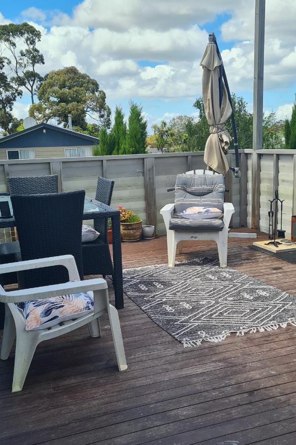 This Fabulous, Single-Level 3 Plus 1 Small Room With Folding Sofa Home Auckland Buitenkant foto